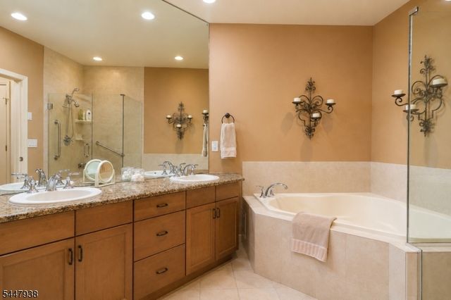 5103 Pointe Gate Dr 5103, Livingston Twp., NJ 07039