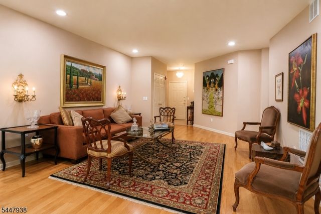 5103 Pointe Gate Dr 5103, Livingston Twp., NJ 07039