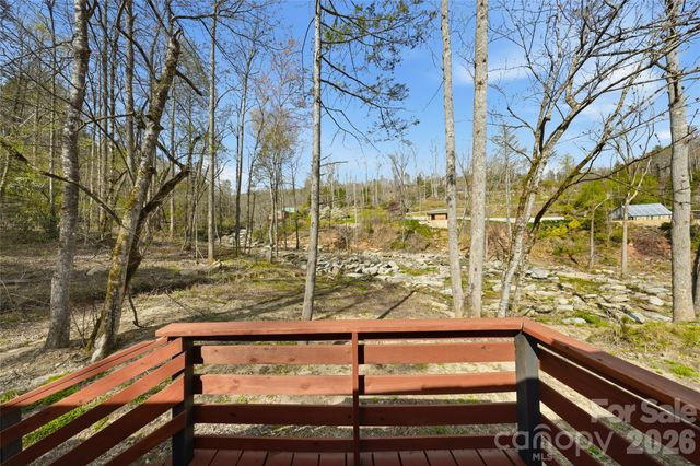 45 Alan Retreat Road, Hendersonville, NC 28792