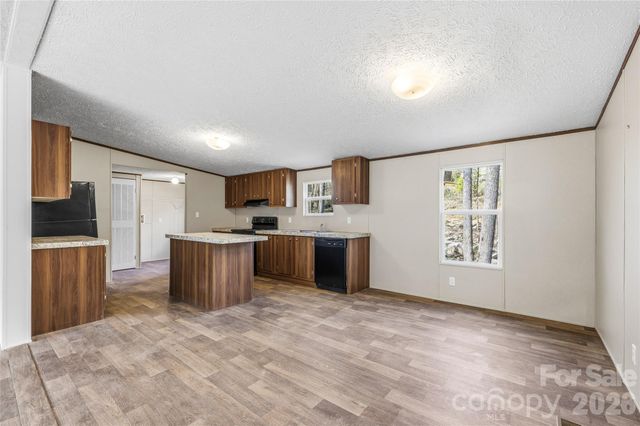 45 Alan Retreat Road, Hendersonville, NC 28792