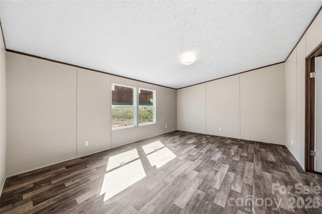 45 Alan Retreat Road, Hendersonville, NC 28792