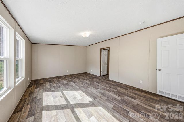 45 Alan Retreat Road, Hendersonville, NC 28792