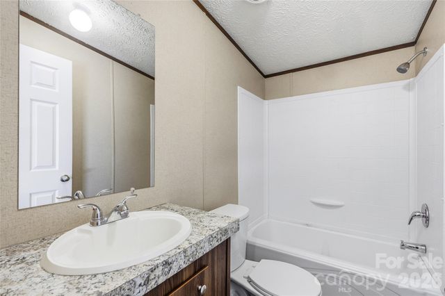 45 Alan Retreat Road, Hendersonville, NC 28792