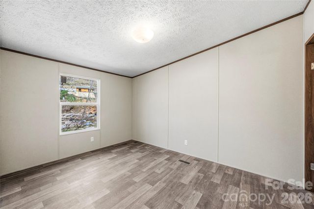 45 Alan Retreat Road, Hendersonville, NC 28792