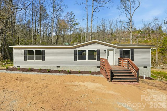 45 Alan Retreat Road, Hendersonville, NC 28792