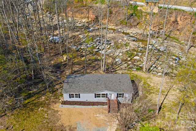 45 Alan Retreat Road, Hendersonville, NC 28792
