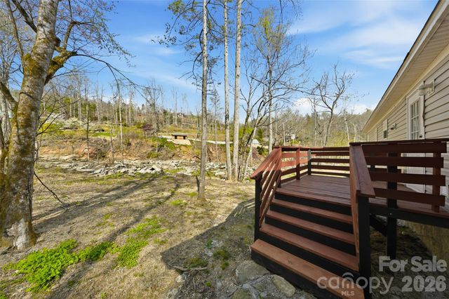 45 Alan Retreat Road, Hendersonville, NC 28792