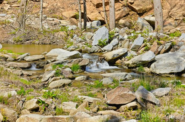 45 Alan Retreat Road, Hendersonville, NC 28792