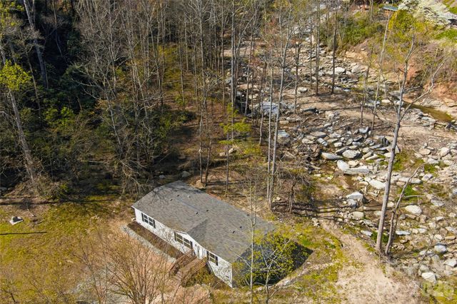 45 Alan Retreat Road, Hendersonville, NC 28792