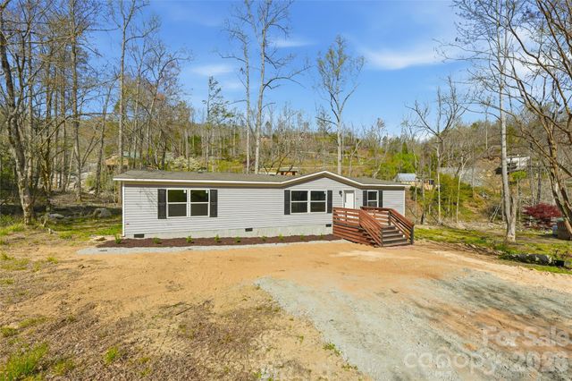45 Alan Retreat Road, Hendersonville, NC 28792