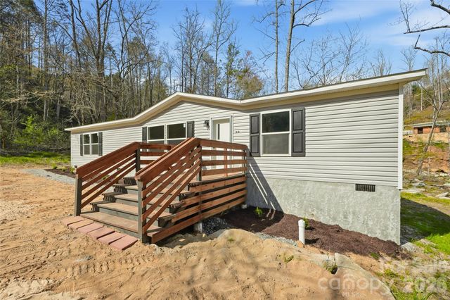 45 Alan Retreat Road, Hendersonville, NC 28792