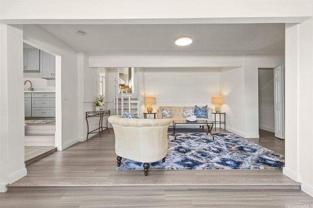 3015 Alencastre Place, Honolulu, HI 96816