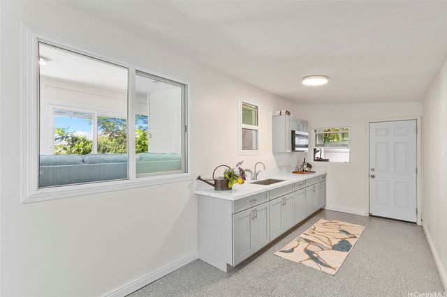 3015 Alencastre Place, Honolulu, HI 96816
