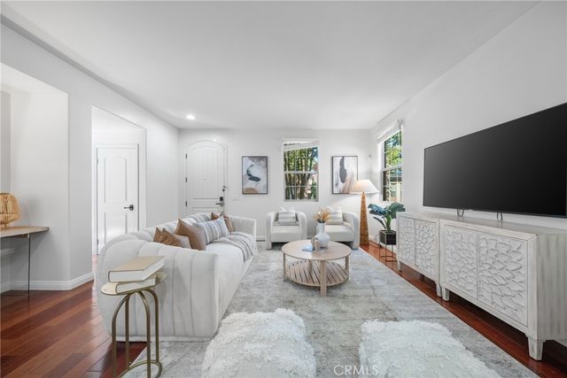 26 Twin Gables, Irvine, CA 92620