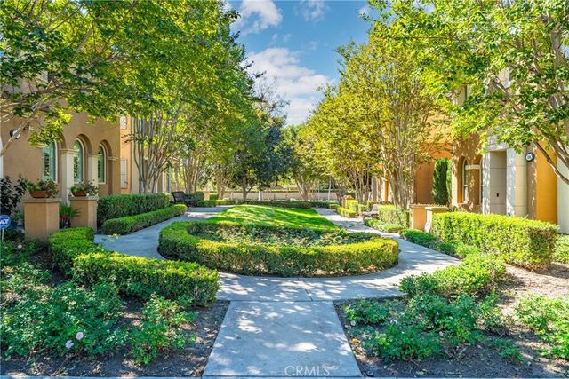 26 Twin Gables, Irvine, CA 92620