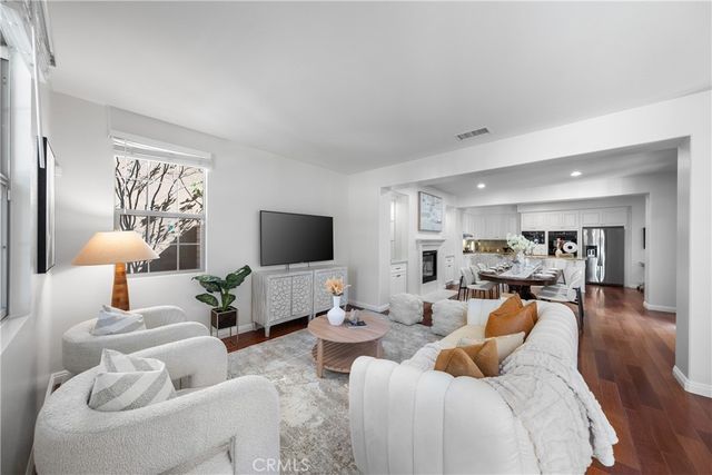 26 Twin Gables, Irvine, CA 92620