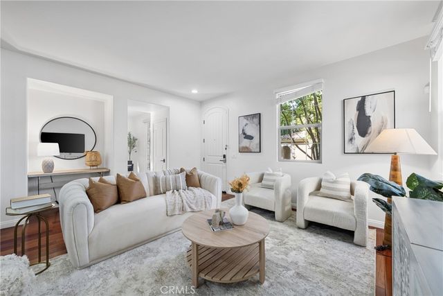 26 Twin Gables, Irvine, CA 92620