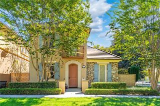 26 Twin Gables, Irvine, CA 92620