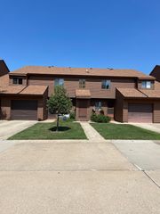 2148 Sunview Drive 2148, Champaign, IL 61821