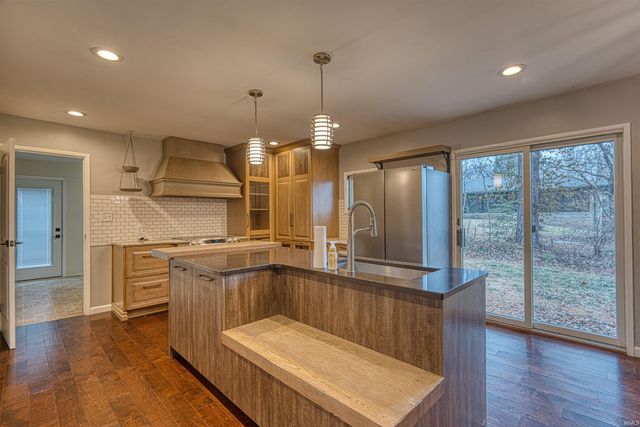 212 E Berkeley Avenue, Evansville, IN 47711