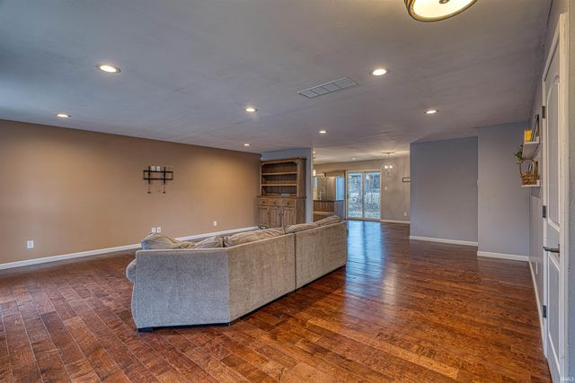 212 E Berkeley Avenue, Evansville, IN 47711