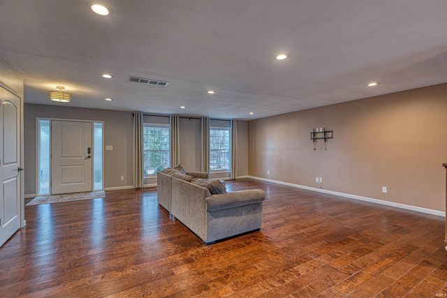 212 E Berkeley Avenue, Evansville, IN 47711