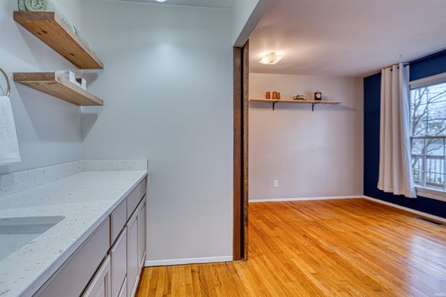 212 E Berkeley Avenue, Evansville, IN 47711