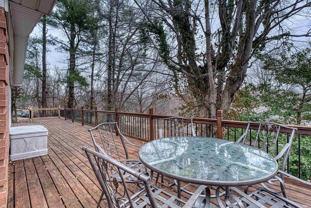 212 E Berkeley Avenue, Evansville, IN 47711