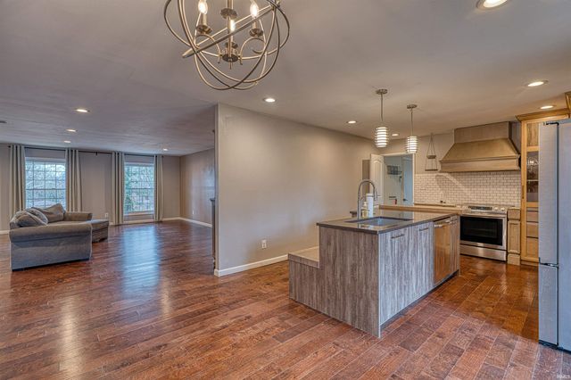 212 E Berkeley Avenue, Evansville, IN 47711