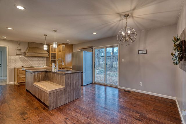 212 E Berkeley Avenue, Evansville, IN 47711