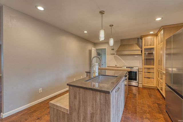 212 E Berkeley Avenue, Evansville, IN 47711