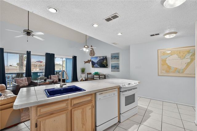 14434 E Cabana St 215, Corpus Christi, TX 78418