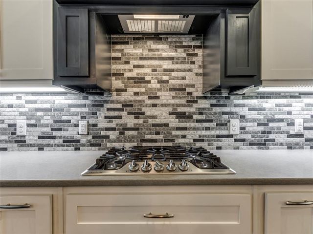 11521 NW 107th Street, Yukon, OK 73099