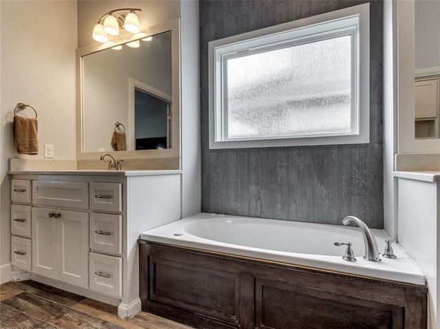 11521 NW 107th Street, Yukon, OK 73099