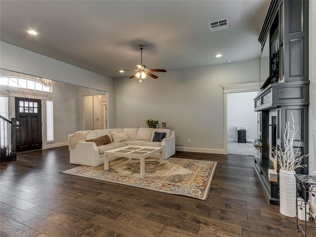 11521 NW 107th Street, Yukon, OK 73099