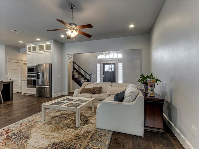 11521 NW 107th Street, Yukon, OK 73099