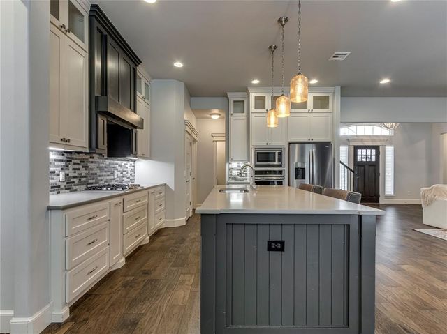 11521 NW 107th Street, Yukon, OK 73099