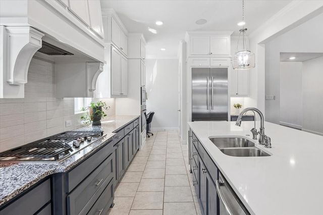 405 Point Vista Drive, Aledo, TX 76008