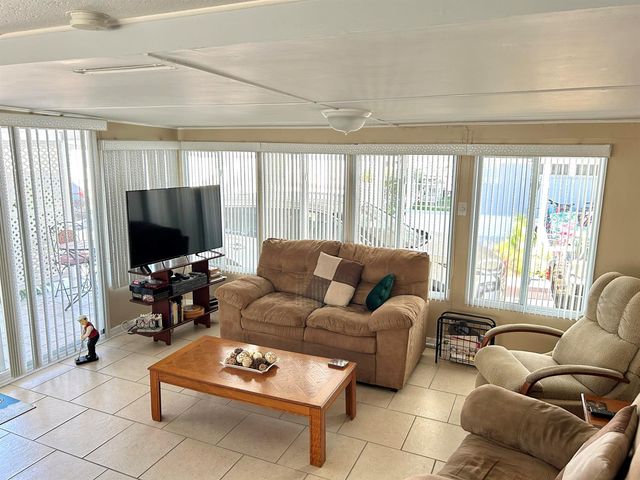 3332 Broadway Street, Hollywood, FL 33021