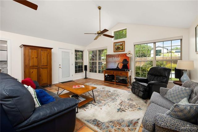 1512 Hibiscus Avenue, Mcallen, TX 78501