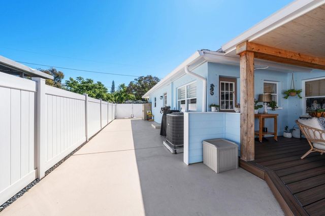 140 HIGHLAND AVENUE, Dunedin, FL 34698