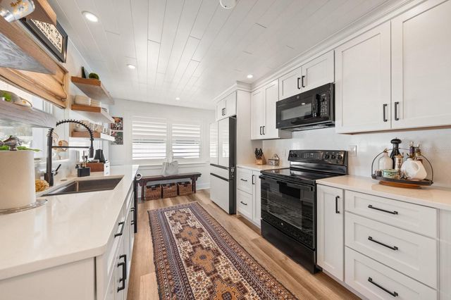 140 HIGHLAND AVENUE, Dunedin, FL 34698