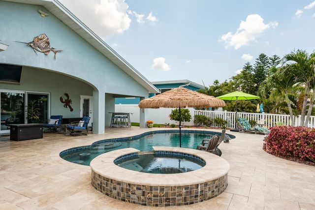 11400 8TH STREET E, Treasure Island, FL 33706