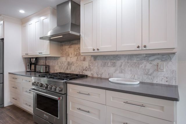 11400 8TH STREET E, Treasure Island, FL 33706