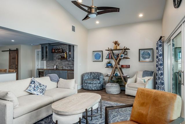 11400 8TH STREET E, Treasure Island, FL 33706
