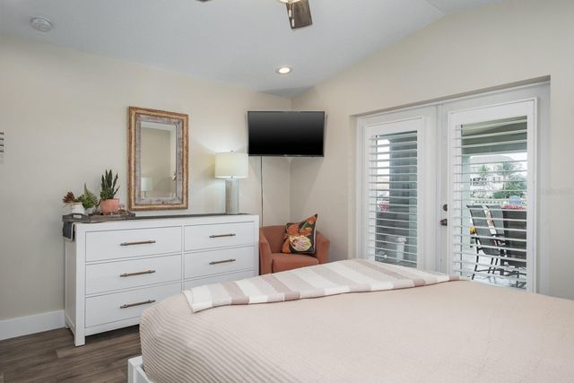 11400 8TH STREET E, Treasure Island, FL 33706