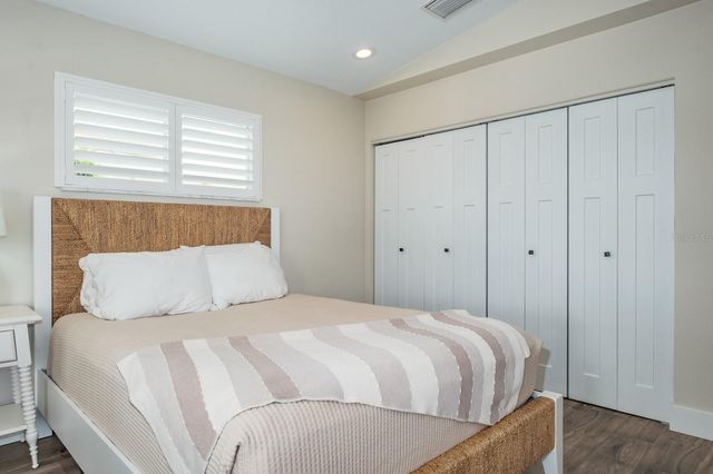 11400 8TH STREET E, Treasure Island, FL 33706