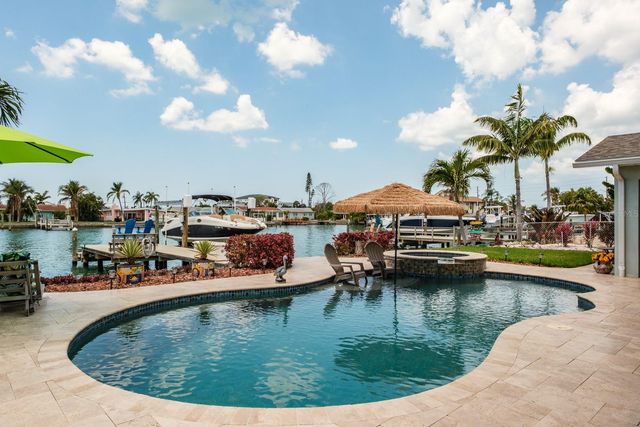 11400 8TH STREET E, Treasure Island, FL 33706