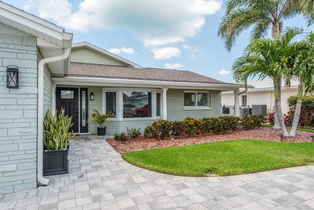 11400 8TH STREET E, Treasure Island, FL 33706