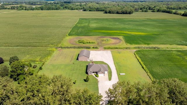 22954 McGuire Road, Wilmington, IL 60481